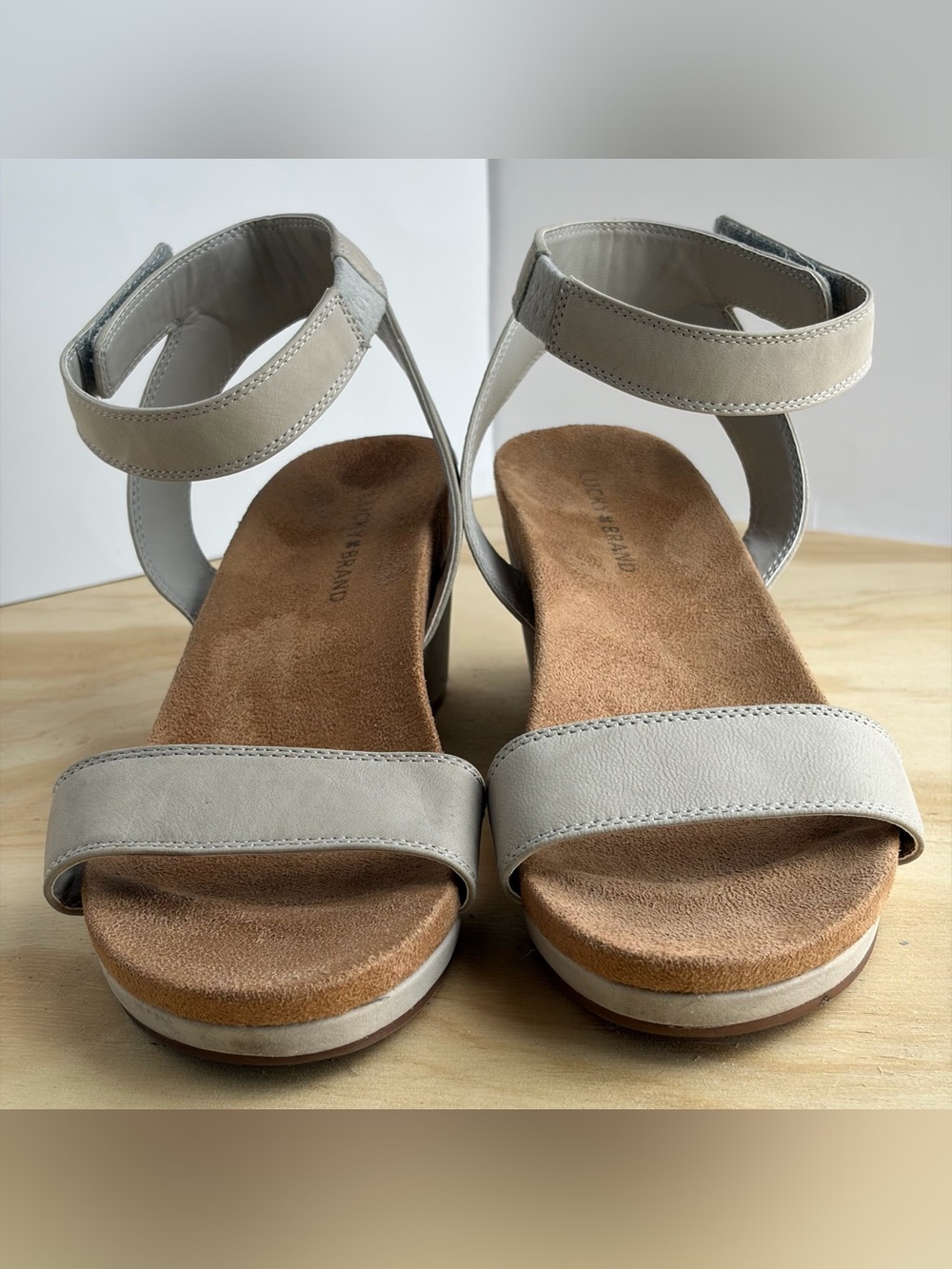 Lucky Brand Kanoa Gray Leather Ankle Strap Wedge Sandals Size 9.5M / 41
